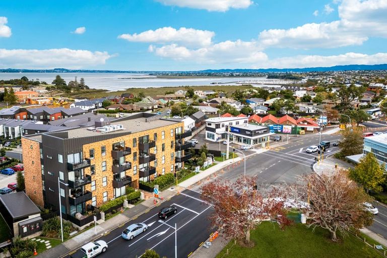 Photo of property in 107/2 Rauroa Lane, Hobsonville, Auckland, 0616