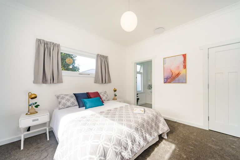 Photo of property in 57b Crewe Crescent, Hokowhitu, Palmerston North, 4410