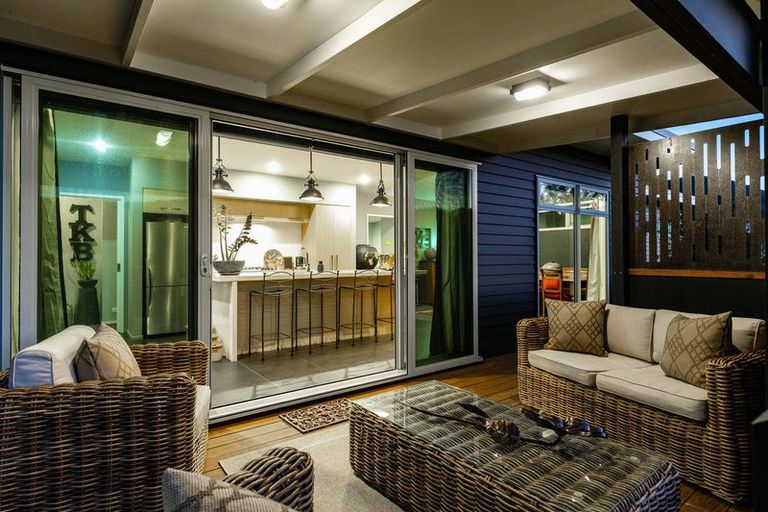 Photo of property in 11 Glentui Place, Waikawa, Picton, 7220