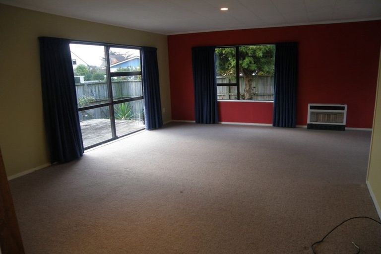 Photo of property in 3 Atarau Grove, Paraparaumu, 5032