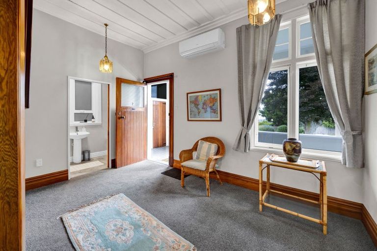 Photo of property in 22 Mills Street, Eltham, 4322