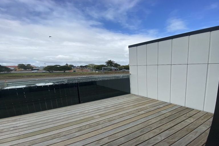 Photo of property in 21 Pukakaho Lane, Papatoetoe, Auckland, 2025