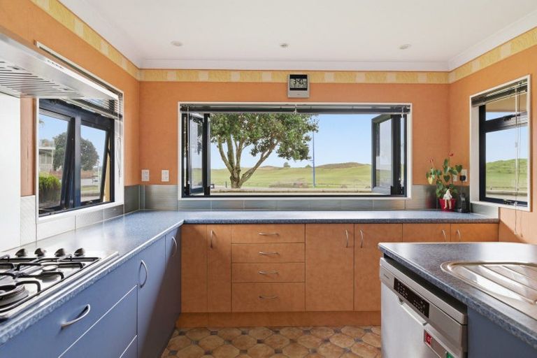 Photo of property in 1 Bermuda Drive, Papamoa Beach, Papamoa, 3118