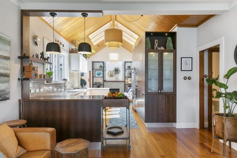 Photo of property in 152 Grafton Road, Roseneath, Wellington, 6011