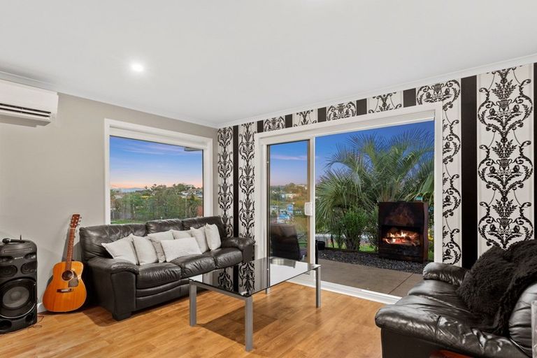 Photo of property in 10 Tralee Street, Omokoroa, 3114