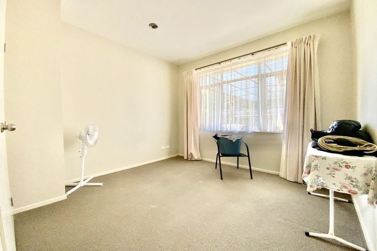 Photo of property in 4 Luna Place, Henderson, Auckland, 0612