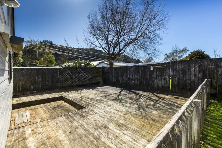 Photo of property in 1 Moonstone Grove, Birchville, Upper Hutt, 5018
