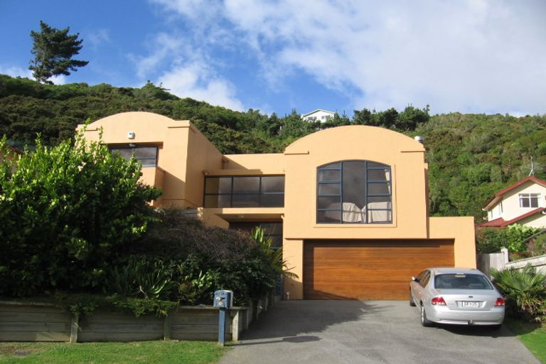 Photo of property in 19 Furlong Crescent, Churton Park, Wellington, 6037