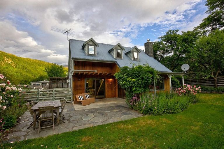 Photo of property in 20 Wiltshire Street, Arrowtown, 9302