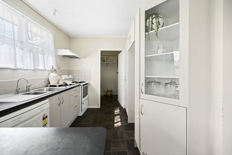 Photo of property in 50 Sare Crescent, Fairfield, Hamilton, 3214