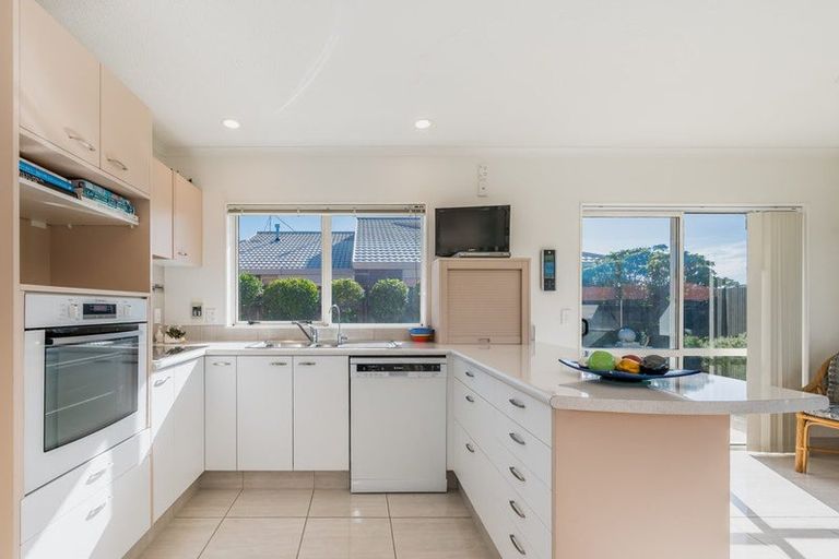 Photo of property in 28 Beach Haven Place, Paraparaumu Beach, Paraparaumu, 5032