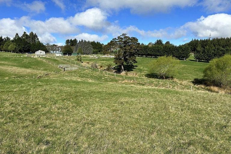 Photo of property in 140 Three Mile Hill Road, North Taieri, 9076