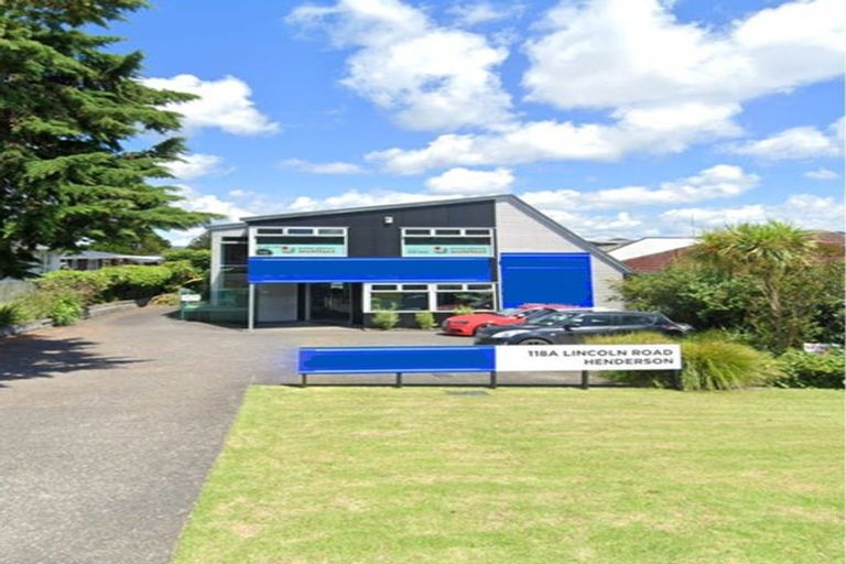 Photo of property in 1/108 Lincoln Road, Henderson, Auckland, 0610