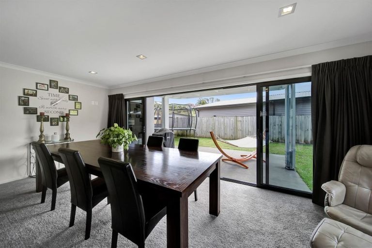 Photo of property in 13 Te Arakete Place, Hurworth, New Plymouth, 4310