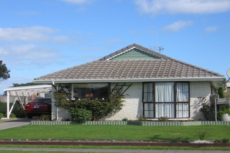 Photo of property in 4 Seabury Avenue, Foxton Beach, Foxton, 4815