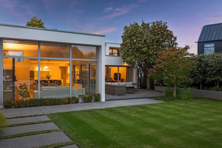 Photo of property in 86 Hinau Street, Riccarton, Christchurch, 8041