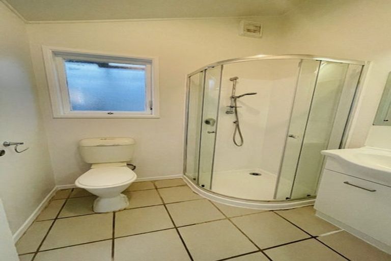 Photo of property in 1 Beldon Place, Pakuranga Heights, Auckland, 2010