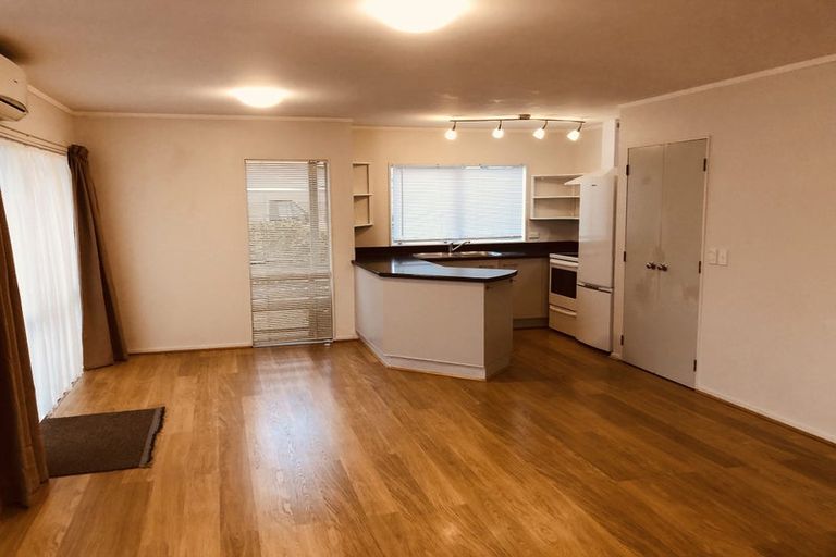 Photo of property in 1 Macalister Place, Miramar, Wellington, 6022