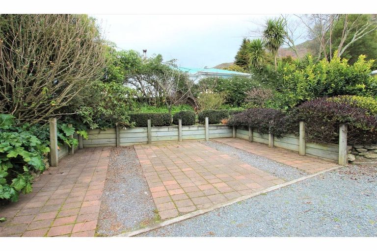 Photo of property in 21 Main Road, Havelock, 7100