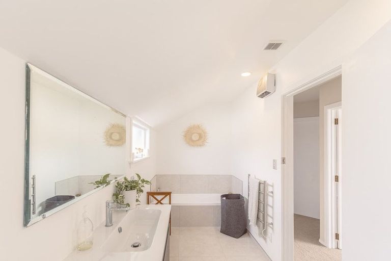 Photo of property in 40 Celia Street, Redcliffs, Christchurch, 8081