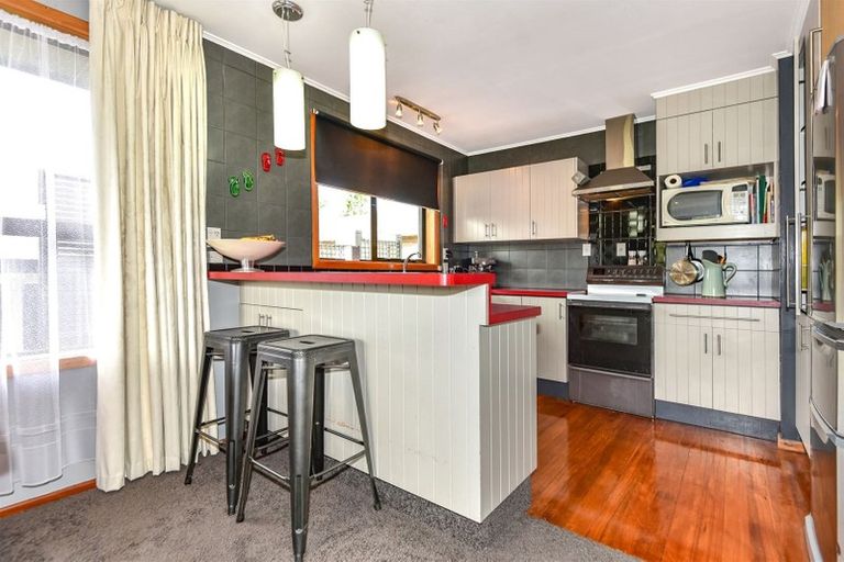 Photo of property in 105 Prestons Road, Redwood, Christchurch, 8051