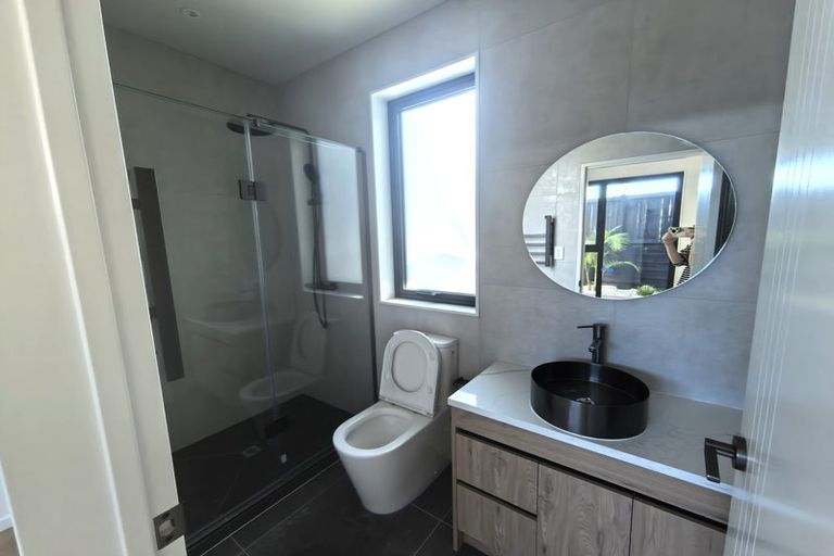 Photo of property in 1b Altair Place, Windsor Park, Auckland, 0632