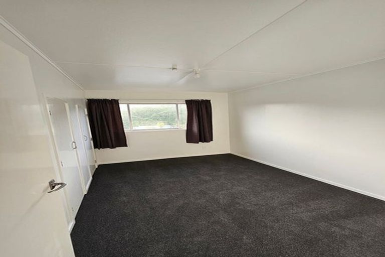 Photo of property in 264 Main Road, Tawa, Wellington, 5028