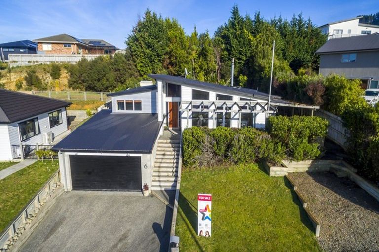 Photo of property in 6 Frankie Stevens Place, Riverstone Terraces, Upper Hutt, 5018
