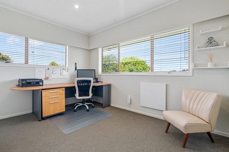 Photo of property in 76 Racecourse Road, Waiuku, 2123