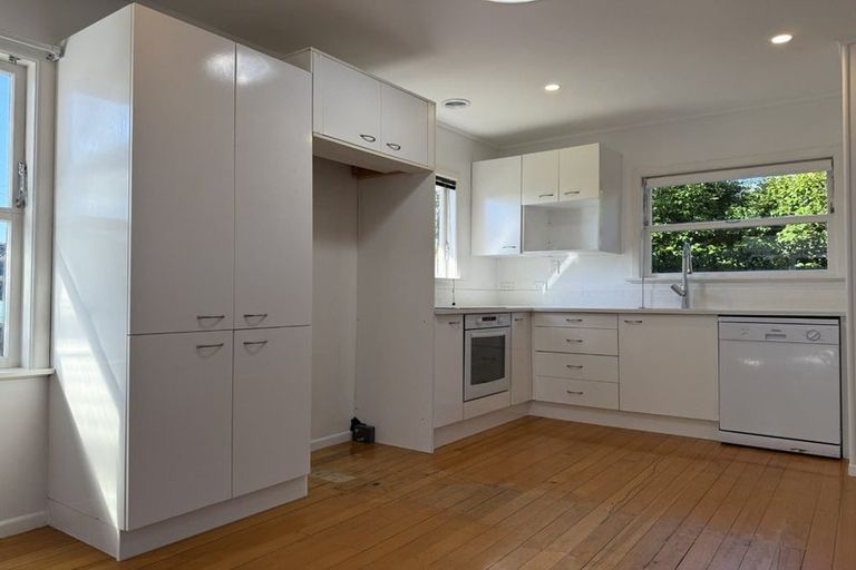 Photo of property in 34 Levesque Street, Birkdale, Auckland, 0626