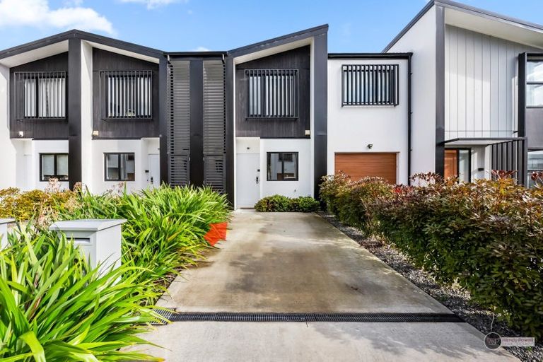 Photo of property in 4 Josland Lane, Wallaceville, Upper Hutt, 5018