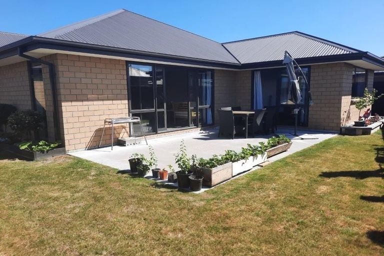 Photo of property in 43 Hayson Drive, Kaiapoi, 7630