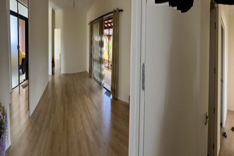 Photo of property in 12 Te Awa Place, Red Beach, 0932