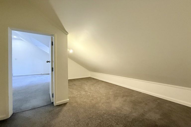 Photo of property in 60 Futuna Close, Karori, Wellington, 6012