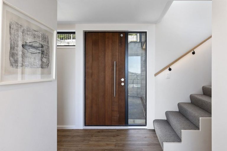 Photo of property in 105b Moncks Spur Road, Redcliffs, Christchurch, 8081