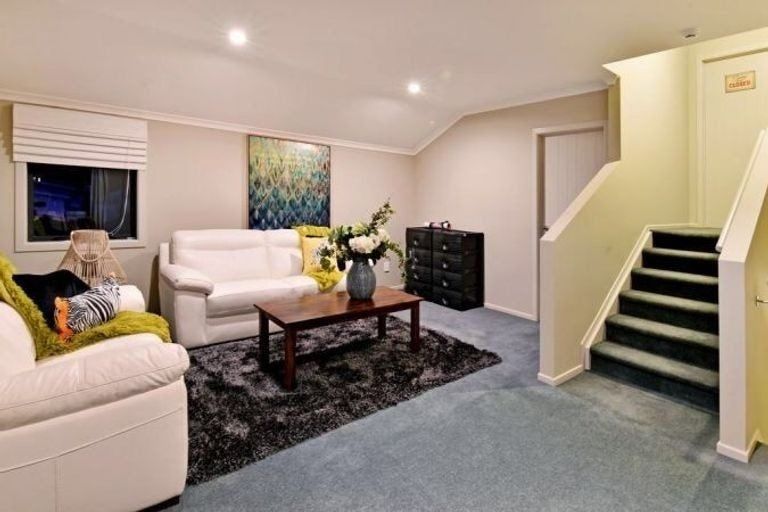 Photo of property in 5 Hornbill Drive, Fairview Heights, Auckland, 0632