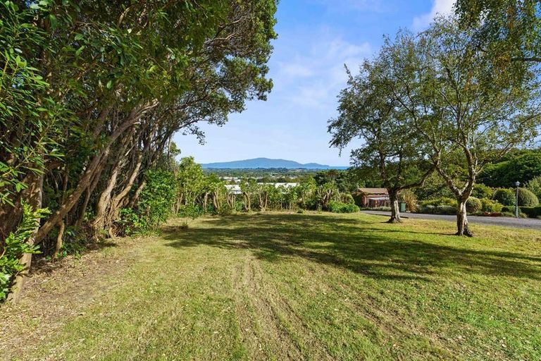 Photo of property in 33 Kakariki Grove, Waikanae, 5036