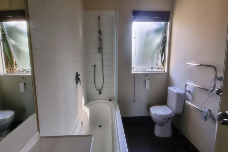 Photo of property in 10 Laurel Oak Drive, Schnapper Rock, Auckland, 0632