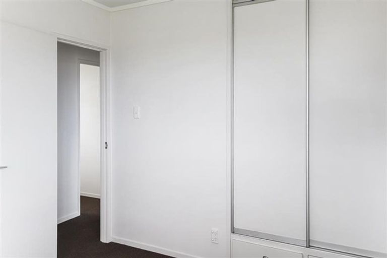 Photo of property in 242 Centreway Road, Orewa, 0931