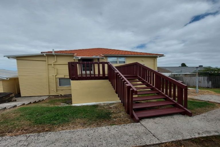 Photo of property in 241 Great North Road, Henderson, Auckland, 0612