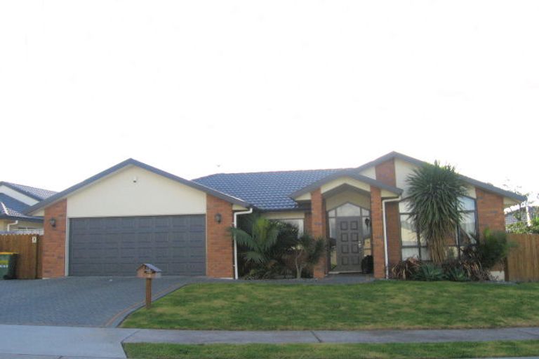 Photo of property in 3 Ballydonegan Rise, East Tamaki, Auckland, 2013