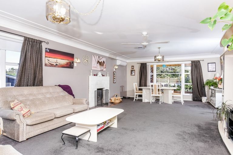 Photo of property in 135 Forest Hill Road, Henderson, Auckland, 0612