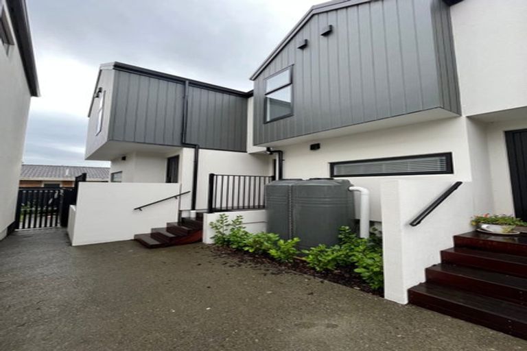 Photo of property in 2/48 Glen Road, Stokes Valley, Lower Hutt, 5019