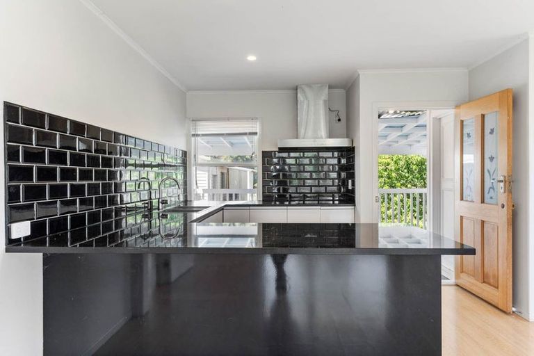 Photo of property in 14 Vickerman Street, Otara, Auckland, 2023