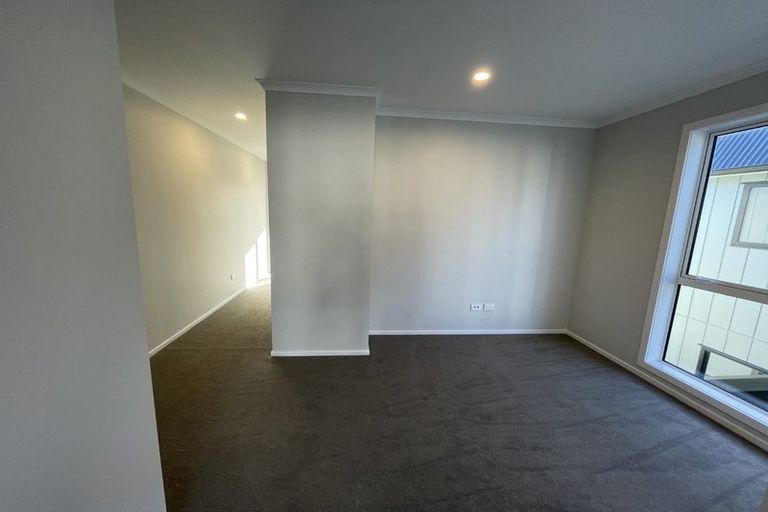 Photo of property in 14 Koreke Close, Kenepuru, Porirua, 5022