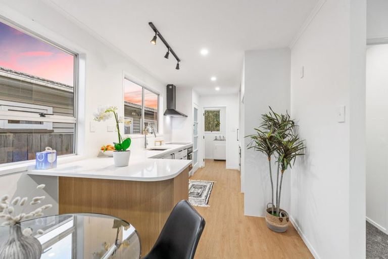 Photo of property in 40b Tiroroa Avenue, Te Atatu South, Auckland, 0610