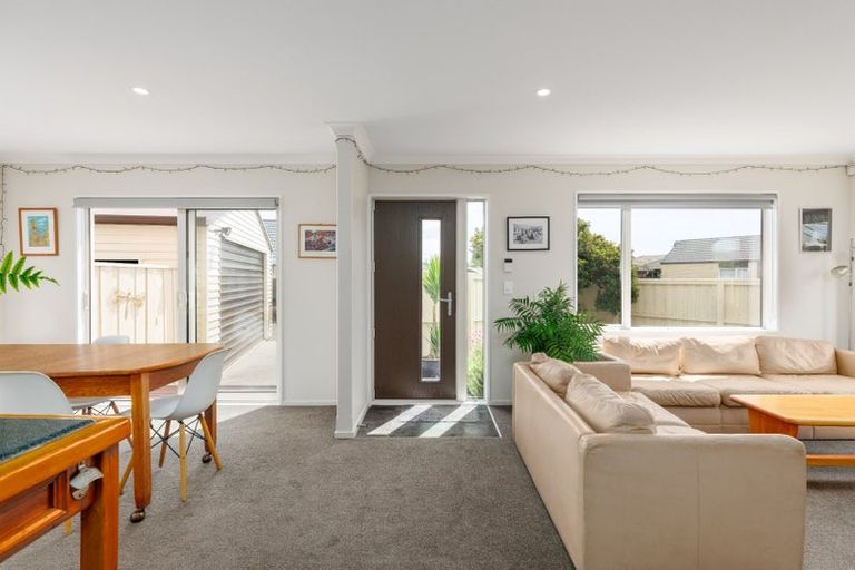 Photo of property in 1/27 Kirsten Place, Parklands, Christchurch, 8083