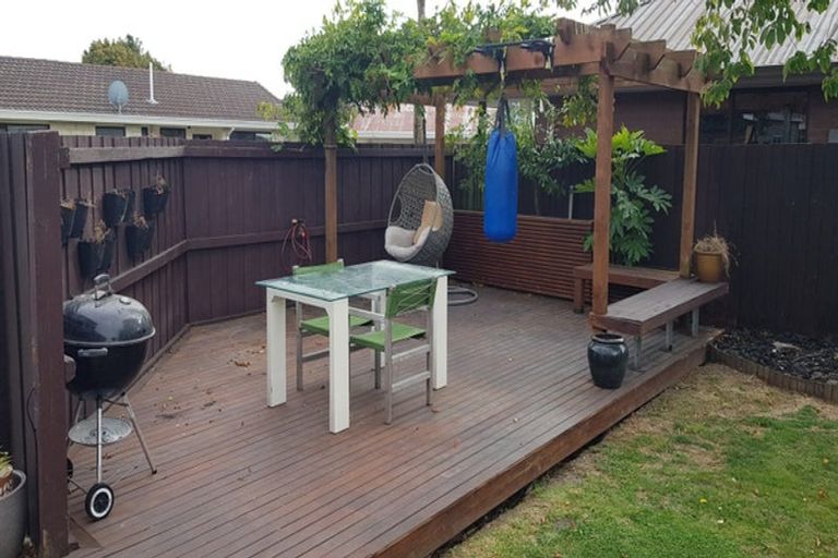 Photo of property in 14b Castile Place, Belfast, Christchurch, 8051