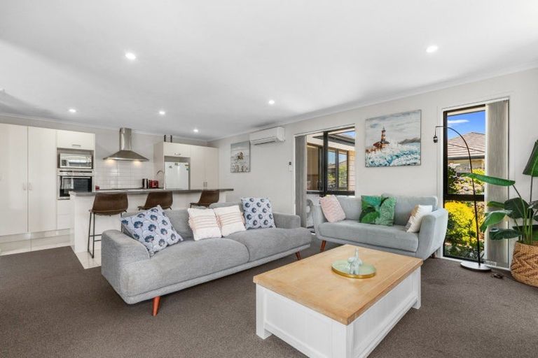 Photo of property in 164 Doncaster Drive, Papamoa Beach, Papamoa, 3118