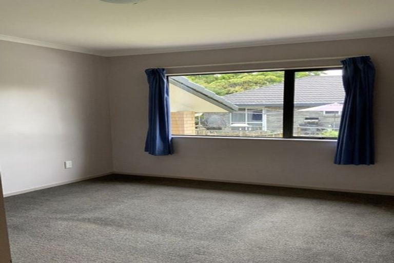 Photo of property in 5a Christina Avenue, Te Atatu South, Auckland, 0602